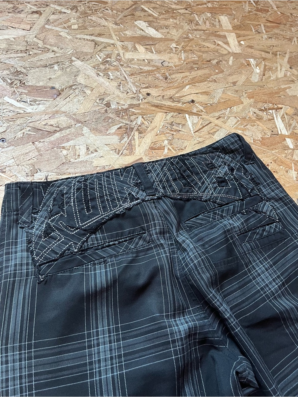 Quiksilver Y2K Embroided Black Plaid Men's Chino Shorts